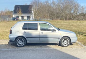 VW Golf 146.301 km 2.850 &euro; Friedberg 86316