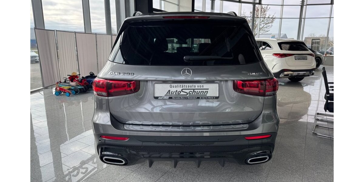 Mercedes-Benz GLB 200 4Matic AMG+Pano+Keyless GO+DISTRONIC AMG L 10.000 km 46.750 &euro; Westendorf 86707