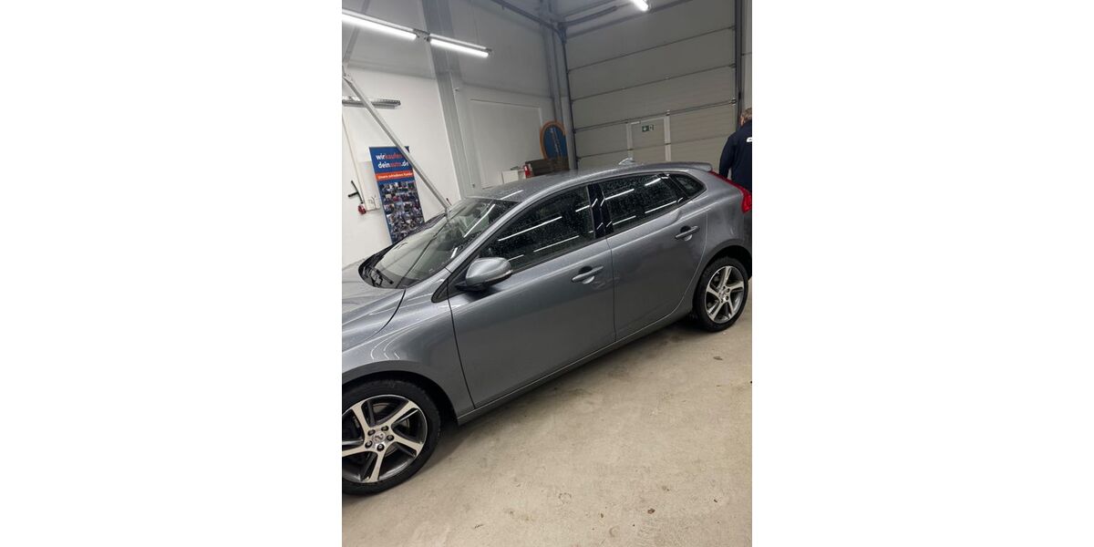 Volvo V40 124.500 km 12.400 &euro; Augsburg 86159