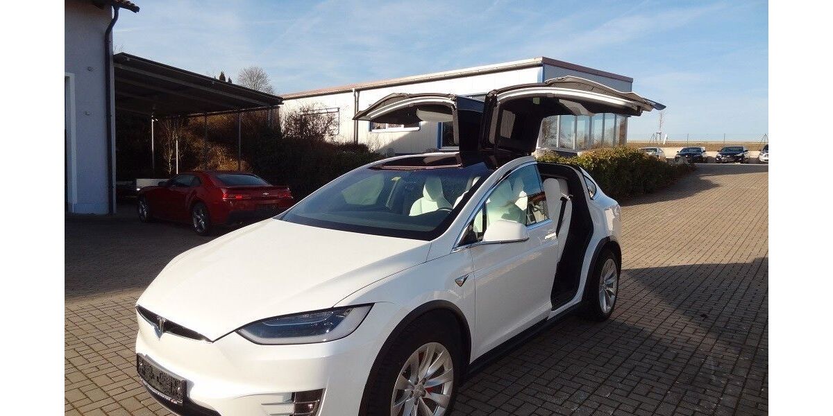 Tesla Model X 128.500 km 41.700 &euro; Augsburg 86156