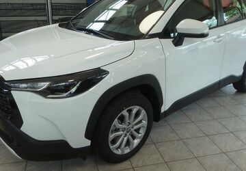 Toyota Corolla Cross 14.610 km 29.880 &euro; Moorenweis 82272