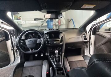 Ford Focus 88.000 km 17.900 &euro; Augsburg 86167