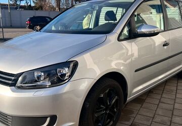 VW Touran 127.000 km 8.900 &euro; Königsbrunn 86343