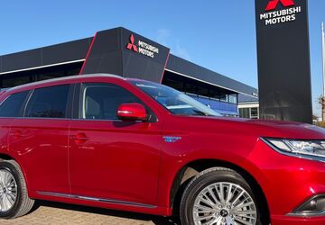Mitsubishi Plug-in Hybrid Outlander 42.598 km 22.990 &euro; Königsbrunn 86343