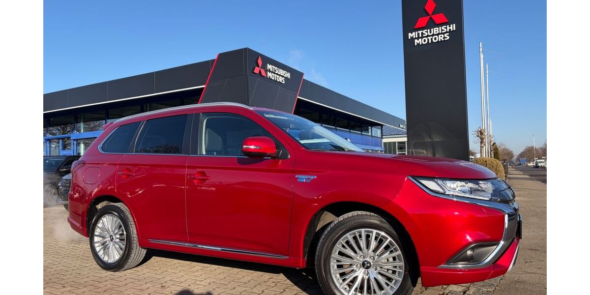 Mitsubishi Plug-in Hybrid Outlander 42.598 km 22.990 &euro; Königsbrunn 86343