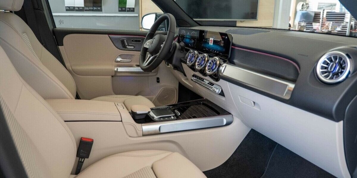Mercedes-Benz EQB 300 4Matic Progressive +Rückfahrkamera+FLA+ 30.000 km 36.900 &euro; Westendorf 86707