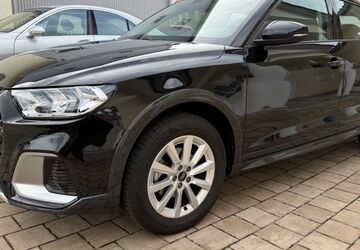 Audi A1 29.300 km 22.700 &euro; Langenneufnach bei Augsburg 86863