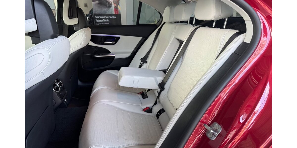 Mercedes-Benz C 200 4-Matic AMG +MBUX+DIGITAL LIGHT+Memory AMG L 15.900 km 42.800 &euro; Westendorf 86707