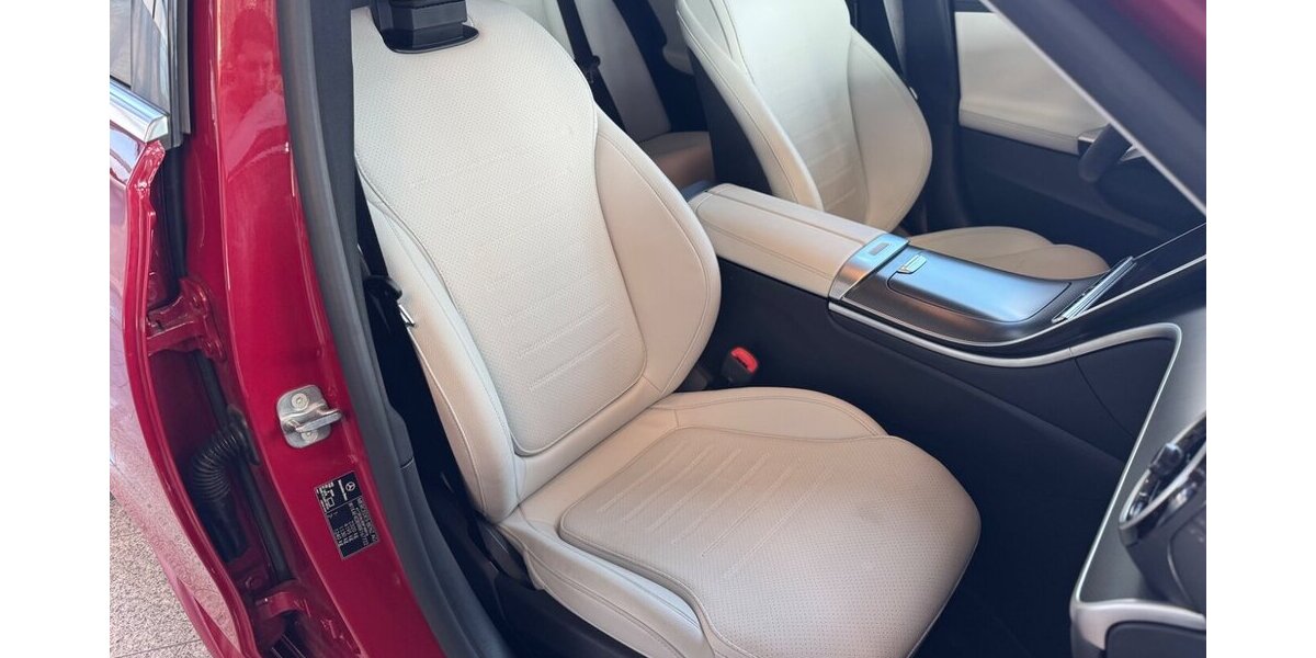 Mercedes-Benz C 200 4-Matic AMG +MBUX+DIGITAL LIGHT+Memory AMG L 15.900 km 42.800 &euro; Westendorf 86707
