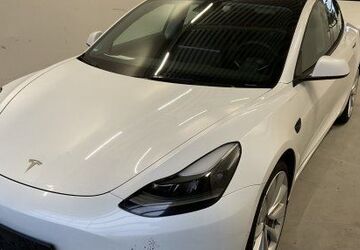 Tesla Model 3 95.216 km 25.585 &euro; Augsburg 86156