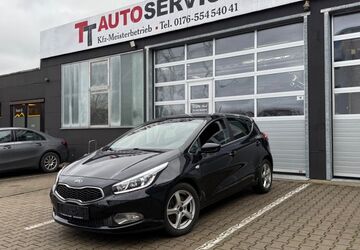 Kia ceed / Ceed 96.000 km 9.390 &euro; Neusäß 86356