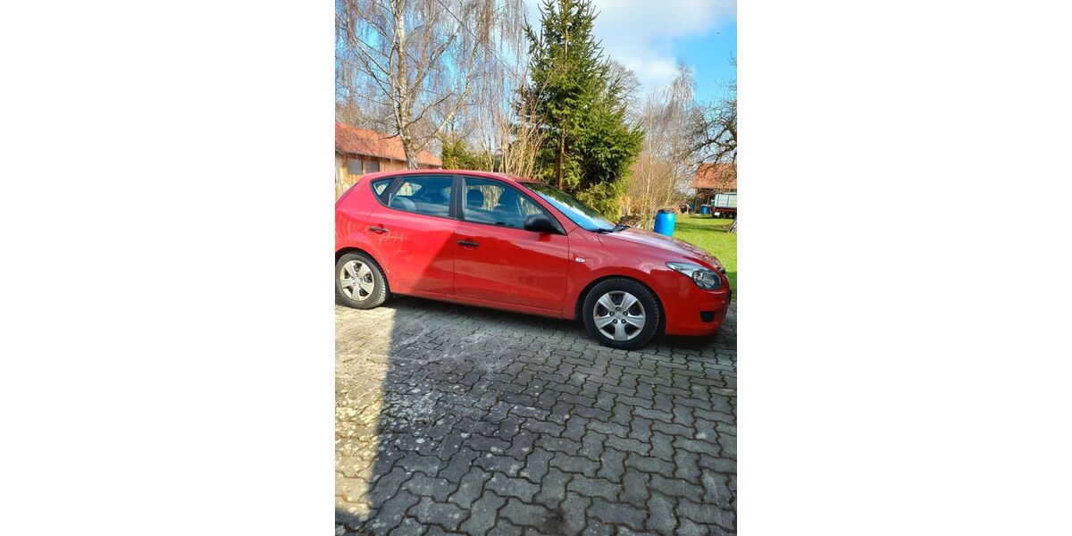 Hyundai i30 176.704 km 2.300 &euro; Welden 86465