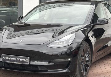 Tesla Model 3 84.645 km 29.450 &euro; Königsbrunn bei Augsburg 86343
