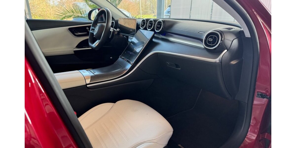 Mercedes-Benz C 200 4-Matic AMG +MBUX+DIGITAL LIGHT+Memory AMG L 15.900 km 42.800 &euro; Westendorf 86707