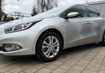 Kia ceed / Ceed 48.600 km 10.500 &euro; Königsbrunn 86343