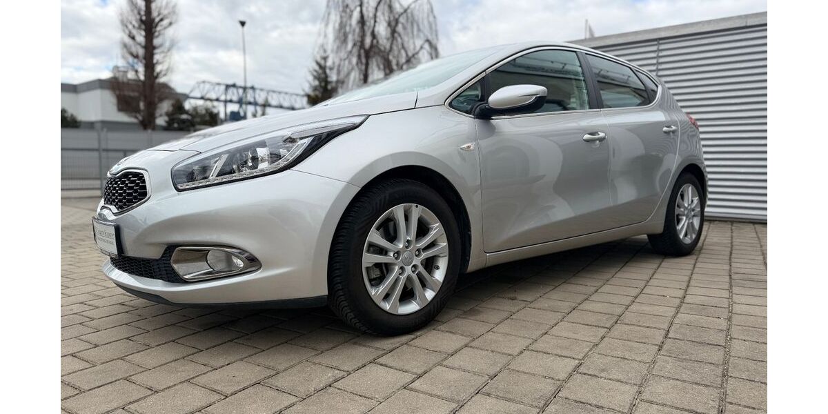 Kia ceed / Ceed 48.600 km 10.500 &euro; Königsbrunn 86343