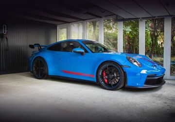 Porsche 992 2.200 km 224.990 &euro; Langweid 86462