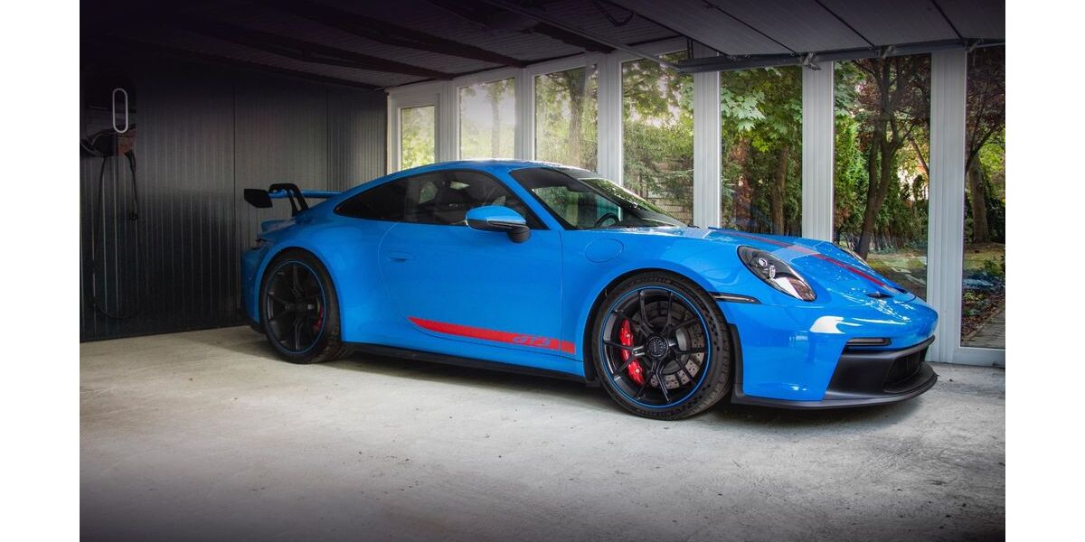 Porsche 992 2.200 km 224.990 &euro; Langweid 86462