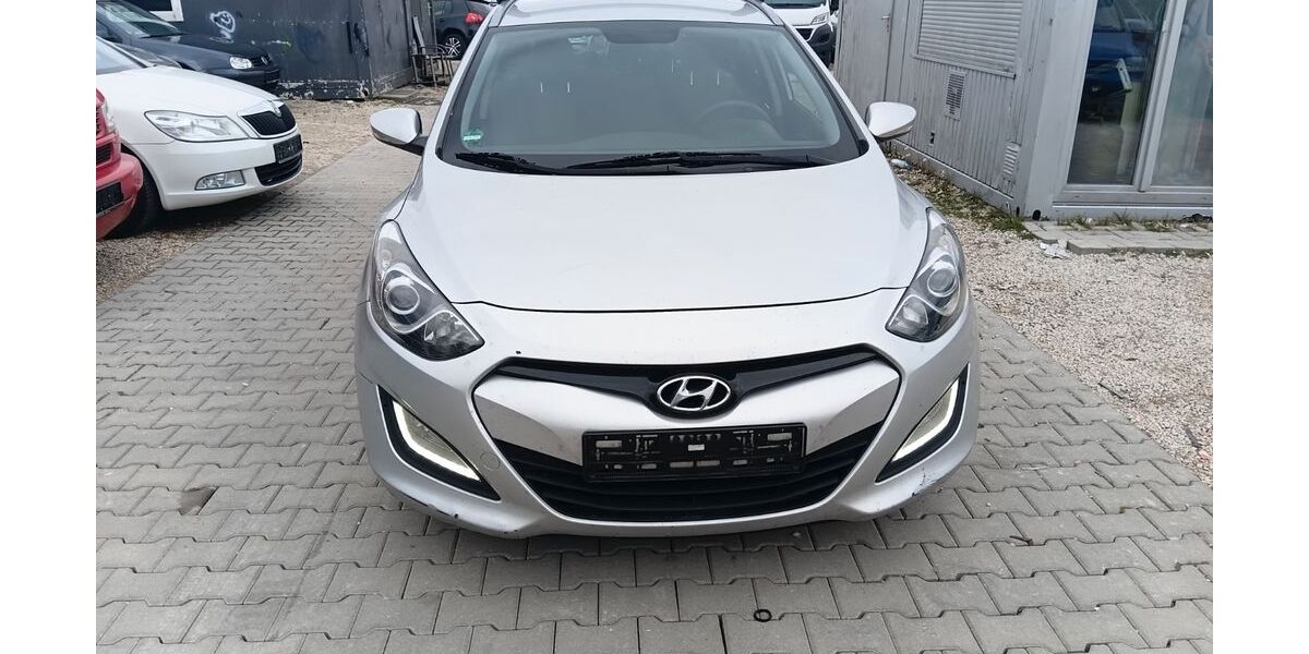 Hyundai i30 307.000 km 2.990 &euro; Augsburg 86167