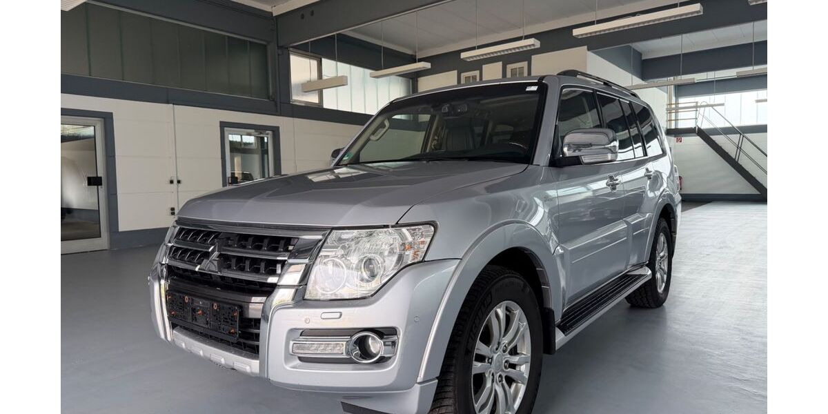 Mitsubishi Pajero 273.000 km 16.900 &euro; Schwabmünchen 86830