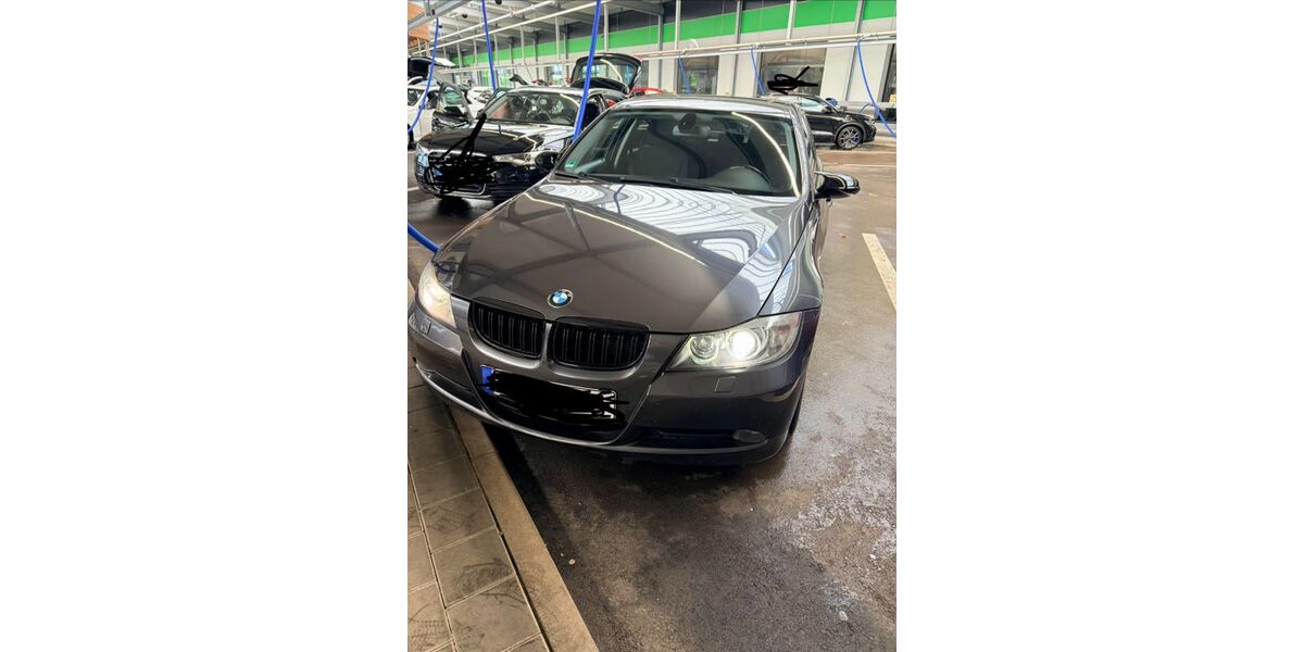 BMW 320 285.000 km 2.800 &euro; Augsburg 86167