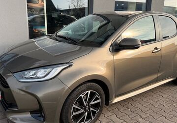 Toyota Yaris 27.199 km 17.889 &euro; Königsbrunn / Augsburg 86343