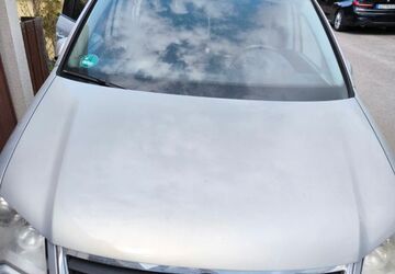 VW Touran 241.724 km 4.222 &euro; Augsburg 86179