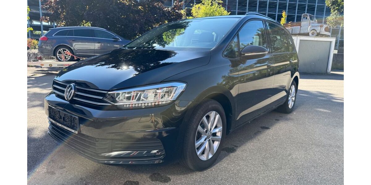 VW Touran 72.914 km 11.990 &euro; Augsburg 86165