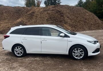 Toyota Auris Touring Sports 116.000 km 13.450 &euro; Augsburg 86154