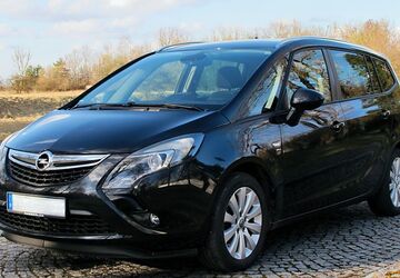 Opel Zafira Tourer 96.700 km 10.790 &euro; Scheuring 86937