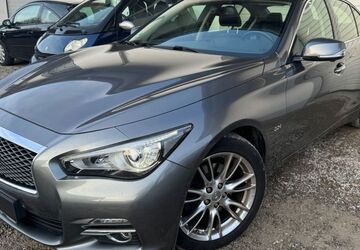 INFINITI Q50 200.000 km 7.999 &euro; Merching 86504