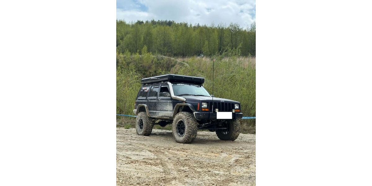 Jeep Cherokee 300.907 km 7.999 &euro; Augsburg 86152