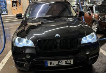 BMW X5 215.000 km 14.900 &euro; Augsburg 86169