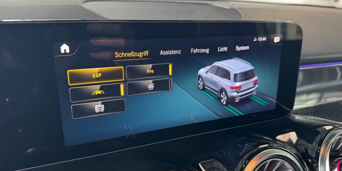 Mercedes-Benz GLB 200 4Matic AMG+Pano+Keyless GO+DISTRONIC AMG L 10.000 km 46.750 &euro; Westendorf 86707