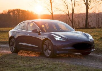Tesla Model 3 152.000 km 20.900 &euro; Augsburg 86161