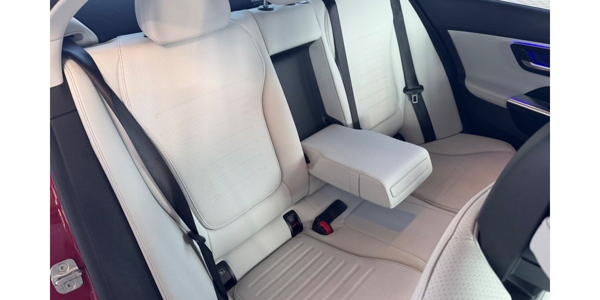 Mercedes-Benz C 200 4-Matic AMG +MBUX+DIGITAL LIGHT+Memory AMG L 15.900 km 42.800 &euro; Westendorf 86707