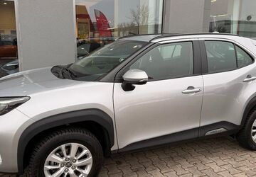 Toyota Yaris Cross 16.400 km 23.989 &euro; Königsbrunn / Augsburg 86343